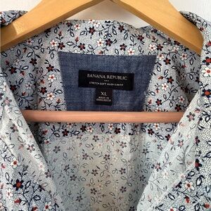 Banana Republic Gray Floral Button Down Shirt